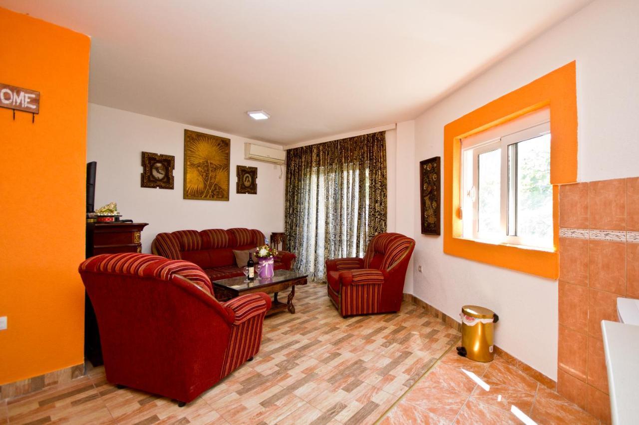 Apartmani Vukcevic บาร์ ภายนอก รูปภาพ