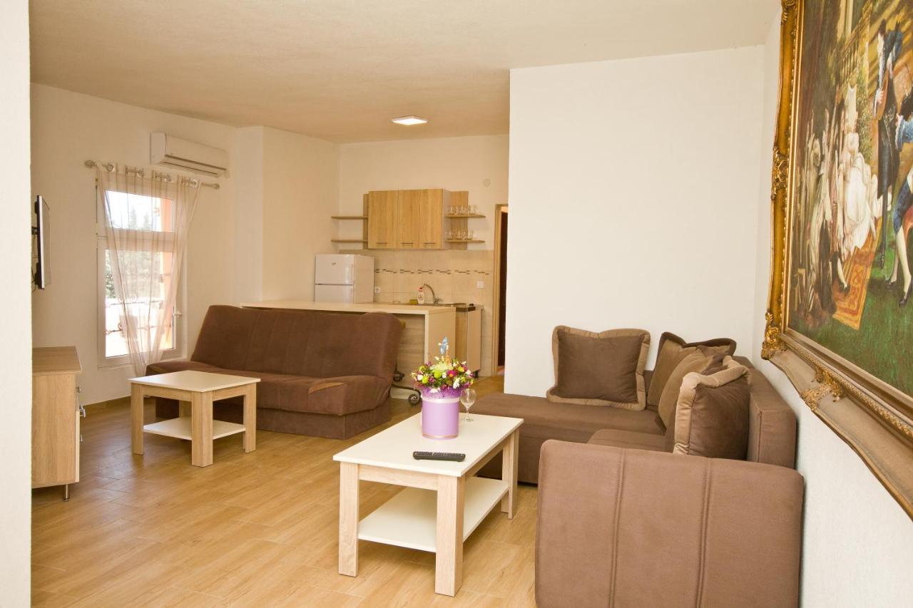 Apartmani Vukcevic บาร์ ภายนอก รูปภาพ