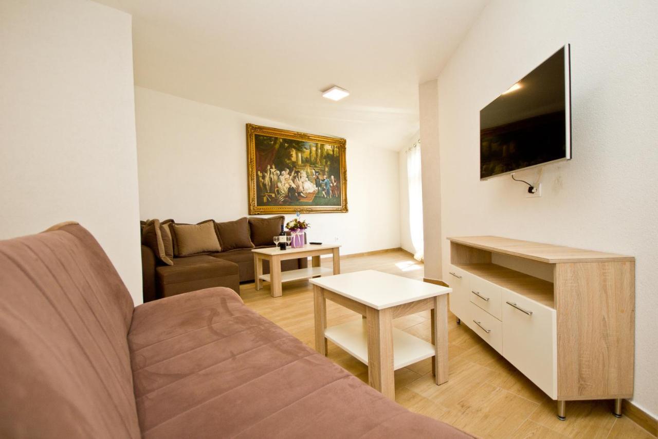 Apartmani Vukcevic บาร์ ภายนอก รูปภาพ