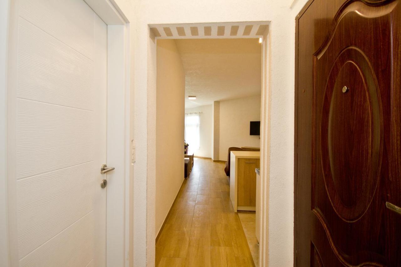 Apartmani Vukcevic บาร์ ภายนอก รูปภาพ